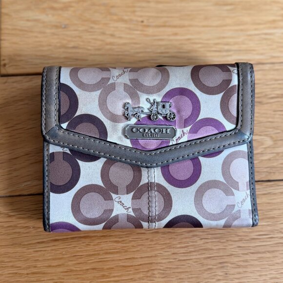 COACH Ashley Optic Art Tri-Fold Compact Clutch Wallet In Purple & Beige - Picture 1 of 7